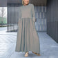 Fließendes Midikleid aus Strick mit vollen Ärmeln