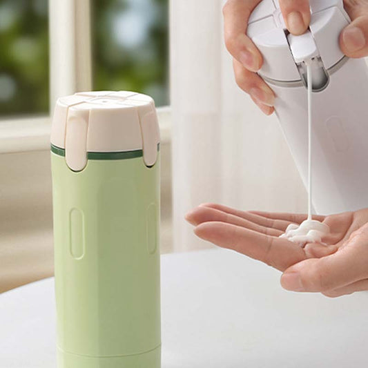 🧳3 zum Preis von 2 | Die universelle 4-in-1-Reiseflasche! ✈️ Hält Ihre Pflegeprodukte sicher & geordnet. 👜 Maximaler Komfort, minimale Unordnung im Handgepäck.