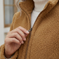 Damen-Plüschjacke mit Stehkragen und Taschen