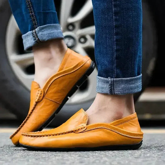 Handgefertigte Lederslipper für Herren im Mailänder Stil