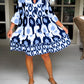 Plissee-Kleid mit Fleckenmuster